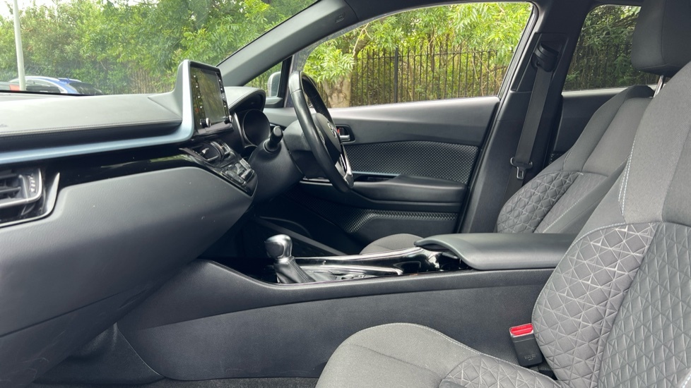 Toyota C-Hr 2.0 Vvt-h Design Cvt Euro 6 Ss Silver #5