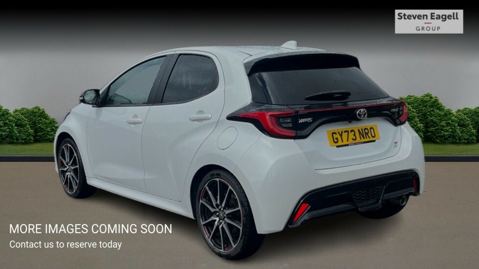 Toyota Yaris Excel White #2