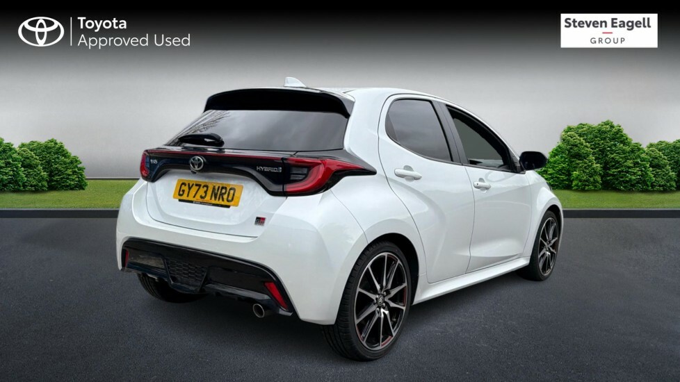 Toyota Yaris 1.5 Vvt-h Gr Sport E-cvt Euro 6 Ss GY73NRO White #2