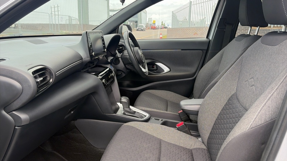Toyota Yaris Cross Excel Blue #5