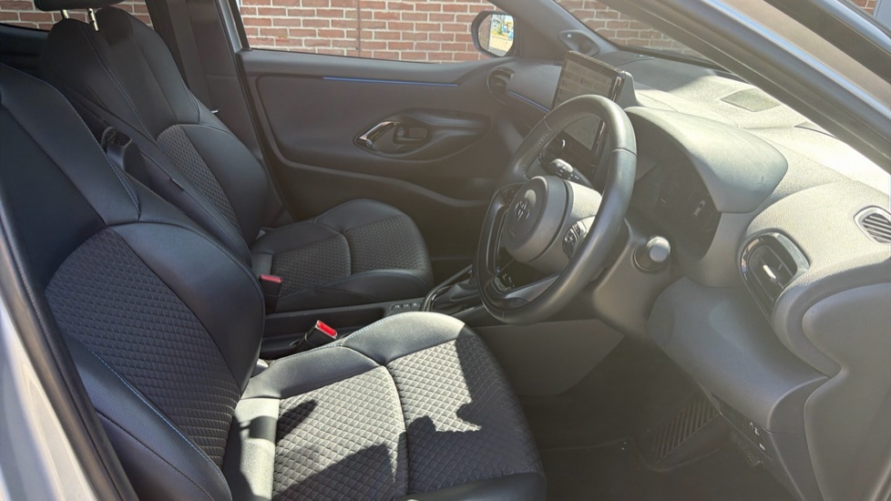 Toyota Yaris 1.5 Vvt-h Design E-cvt Euro 6 Ss Brown #12