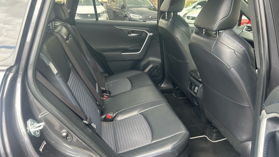 Toyota Rav 4 Suv 2.5 Vvt-h Design 201919 Blue #8