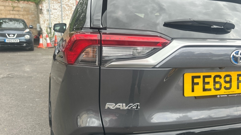 Toyota Rav 4 Suv 2.5 Vvt-h Design 201919 Blue #21