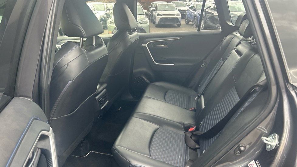 Toyota Rav 4 Suv 2.5 Vvt-h Design 201919 Blue #15