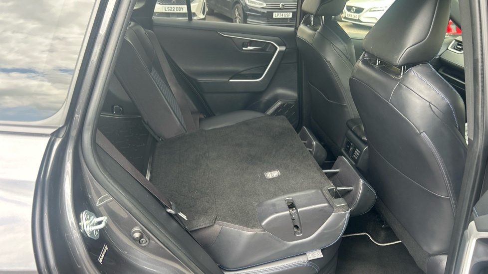 Toyota Rav 4 Suv 2.5 Vvt-h Design 201919 Blue #18