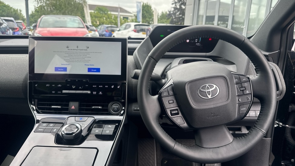 Toyota bZ4X 71.4Kwh Motion 11Kw Obc Black #6