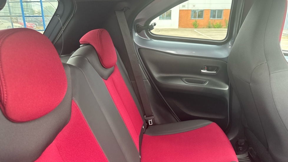 Toyota Aygo X 1.0 Vvt-i Pure Black #18