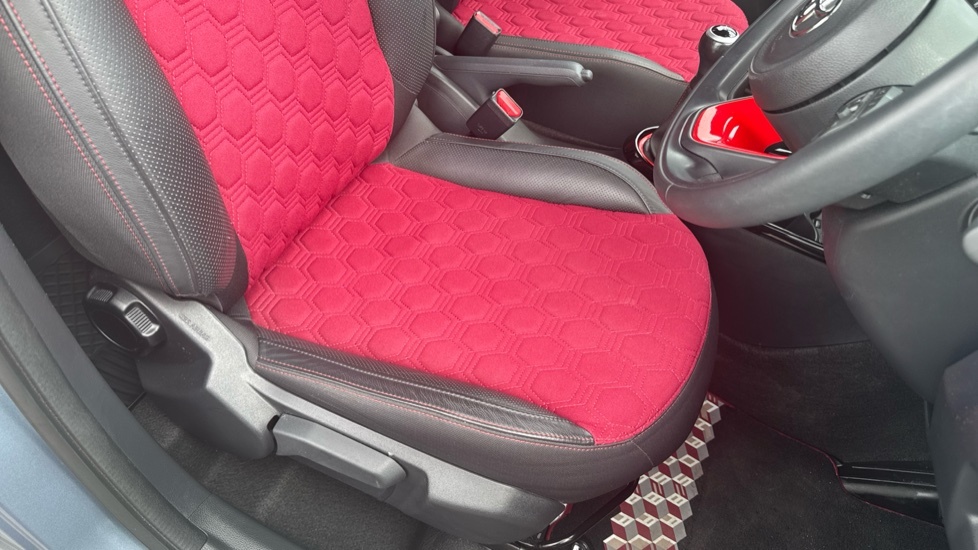 Toyota Aygo X 1.0 Vvt-i Pure Black #17