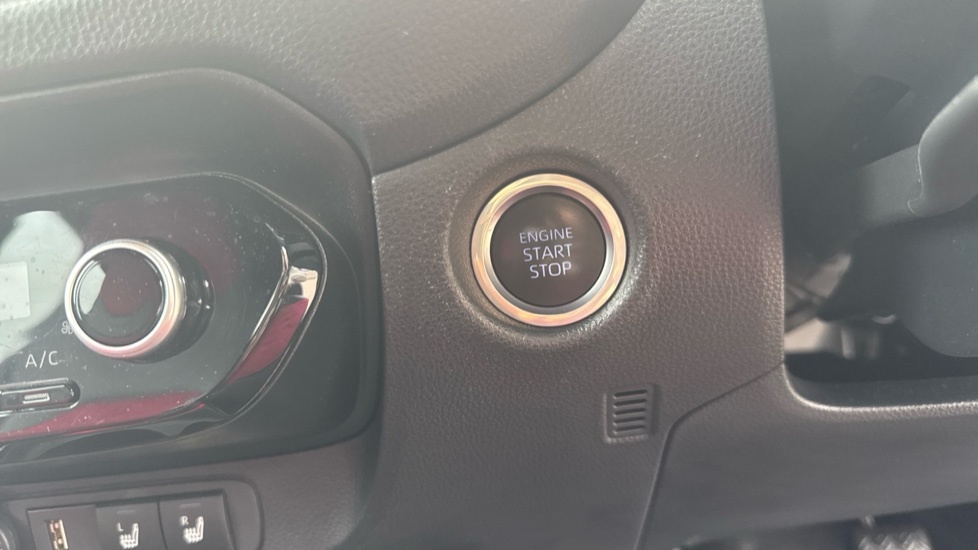 Toyota Aygo X 1.0 Vvt-i Pure Black #16