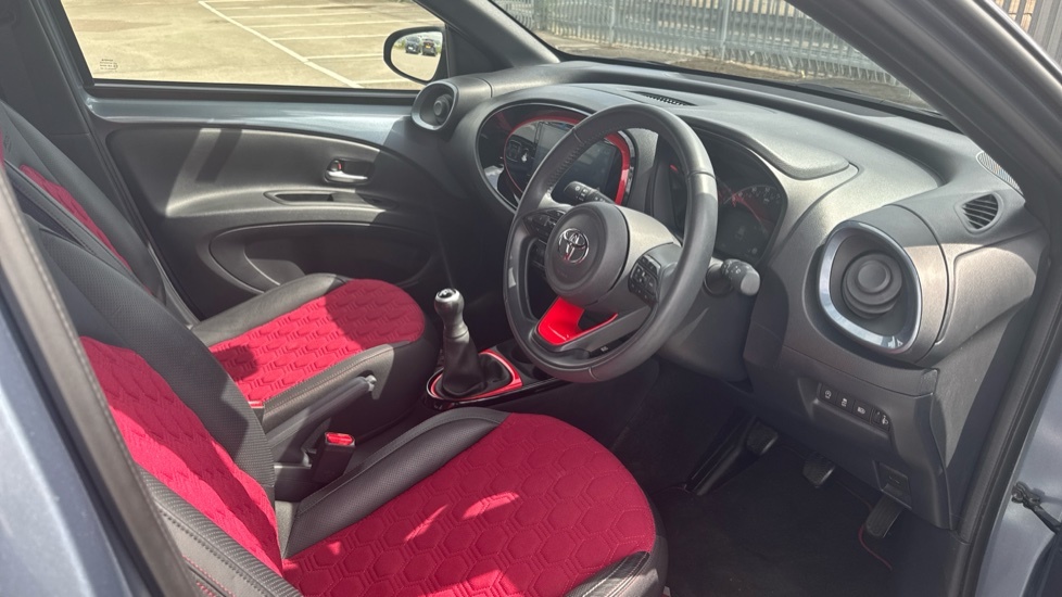 Toyota Aygo X 1.0 Vvt-i Pure Black #12