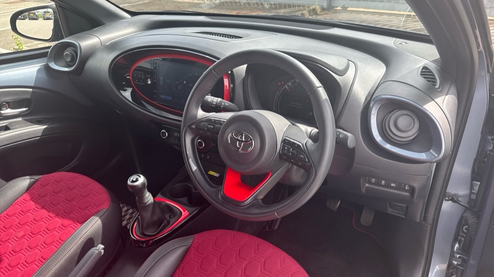 Toyota Aygo X 1.0 Vvt-i Pure Black #10