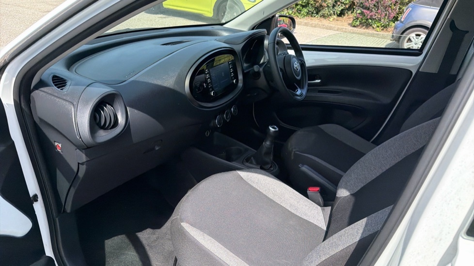 Toyota Aygo X 1.0 Vvt-i Pure Euro 6 Ss White #5