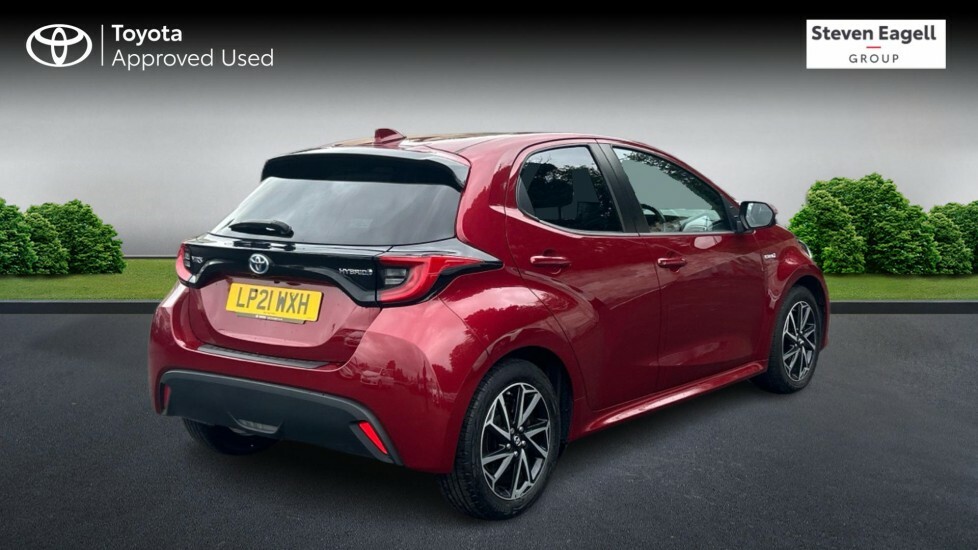 Toyota Yaris 1.5 Vvt-h Design E-cvt Euro 6 Ss Red #2