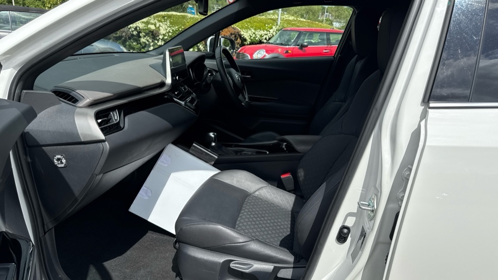 Toyota C-Hr 1.8 Vvt-h Excel Cvt Euro 6 Ss White #5