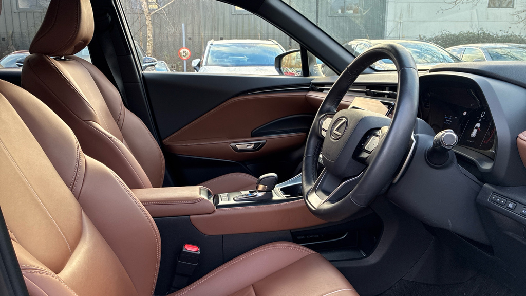 Lexus LBX 1.5 Premium Plus E-cvt Grey #13