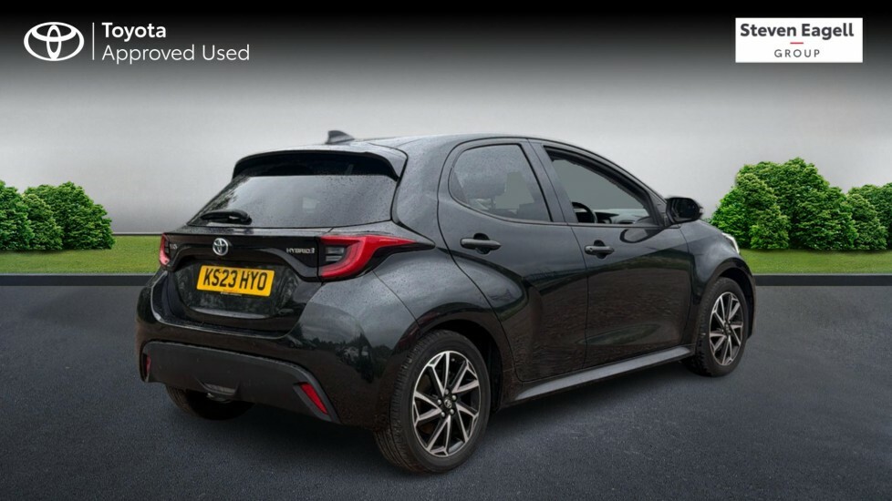 Toyota Yaris 1.5 Vvt-h Design E-cvt Euro 6 Ss KS23HYO Black #2