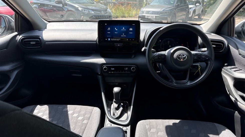 Toyota Yaris 1.5 Vvt-h Design E-cvt Euro 6 Ss OW24DFJ White #6