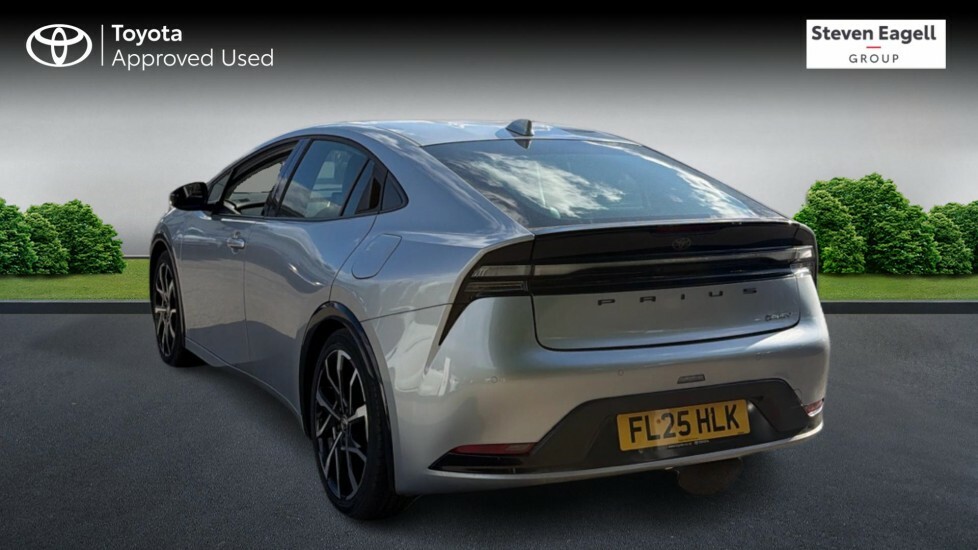 Toyota Prius 2.0 13.6Kwh Excel Hatchback Plug-in Hyb Silver #4