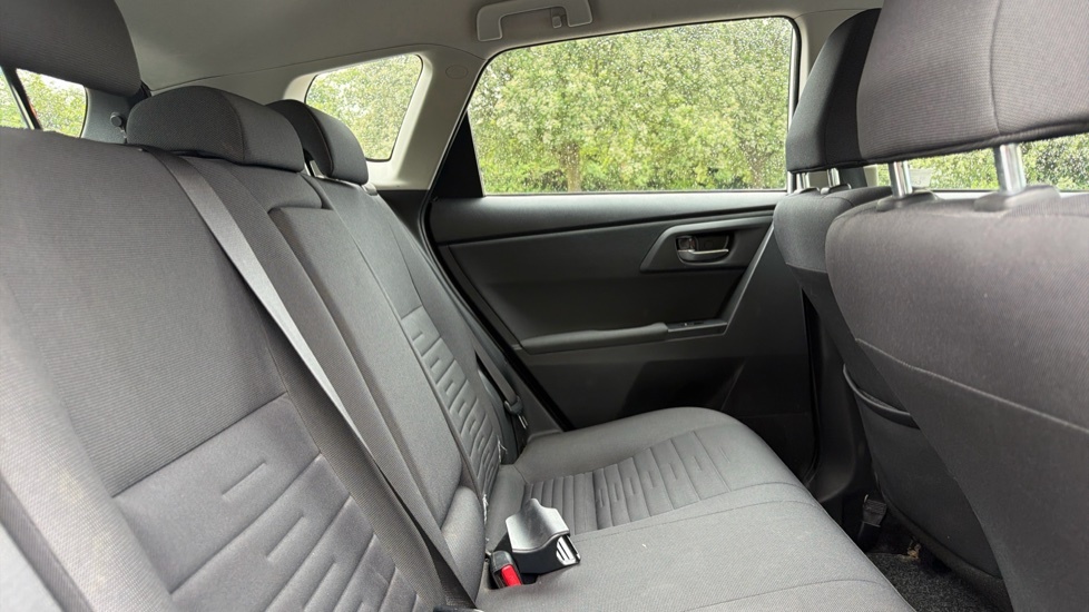 Toyota Auris 1.2T Excel Grey #8
