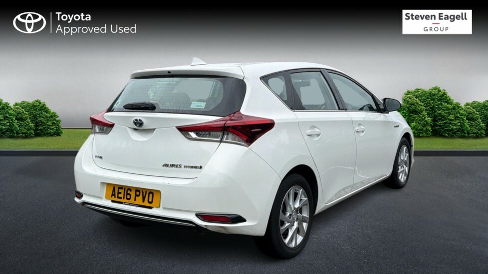 Toyota Auris 1.8 Vvt-h Business Edition Cvt Euro 6 Ss White #2