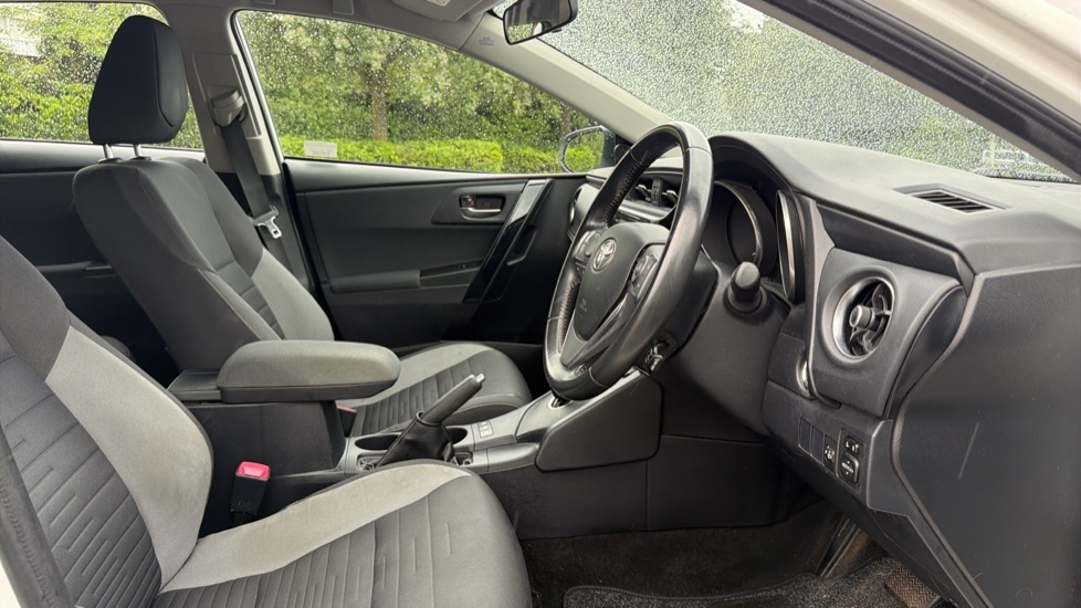 Toyota Auris 1.2T Excel Grey #12