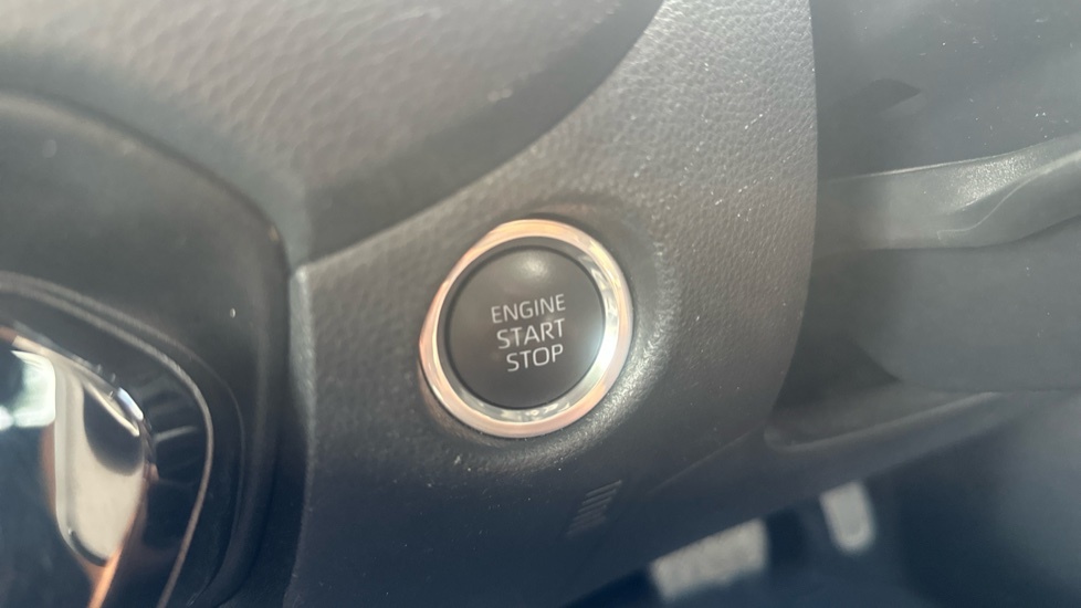 Toyota Aygo X Pure Automatic Black #16