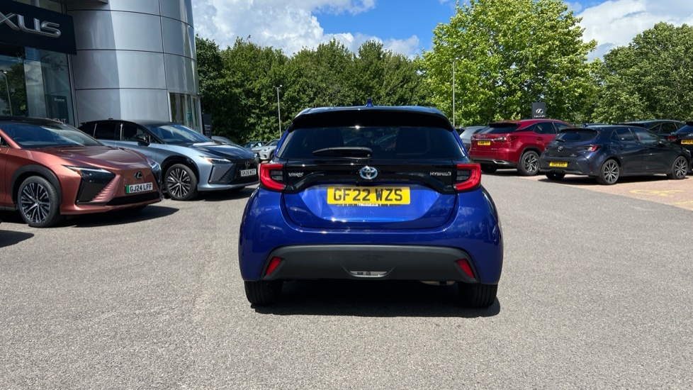 Toyota Yaris Excel White #25