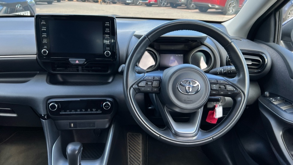 Toyota Yaris Excel White #7