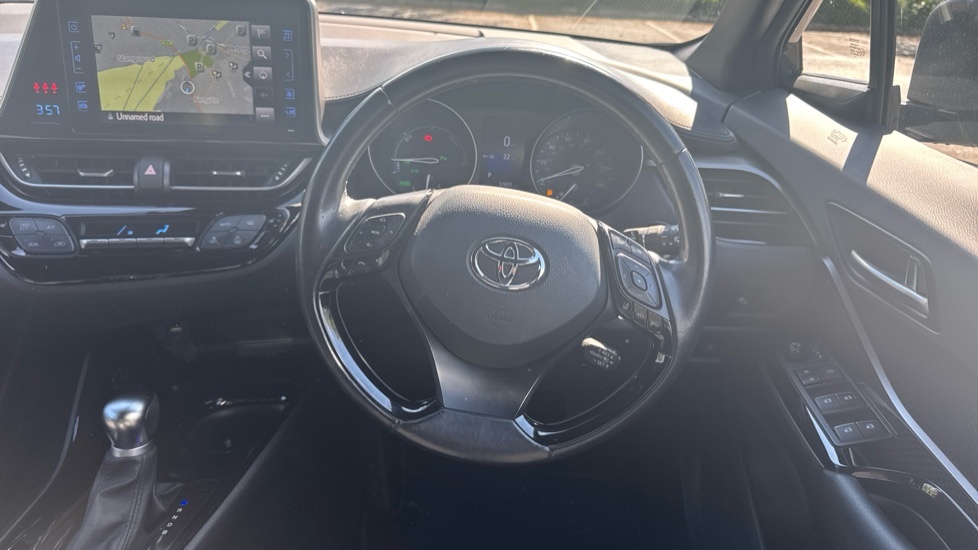Toyota C-Hr Excel White #7