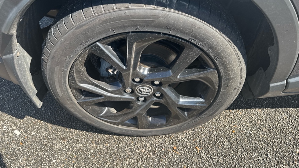 Toyota C-Hr Excel White #38