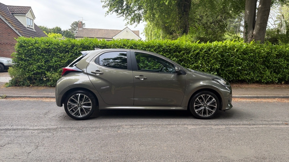 Toyota Yaris Hatchback Blue #23