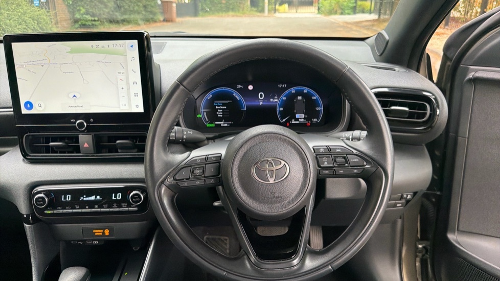 Toyota Yaris Hatchback Blue #10