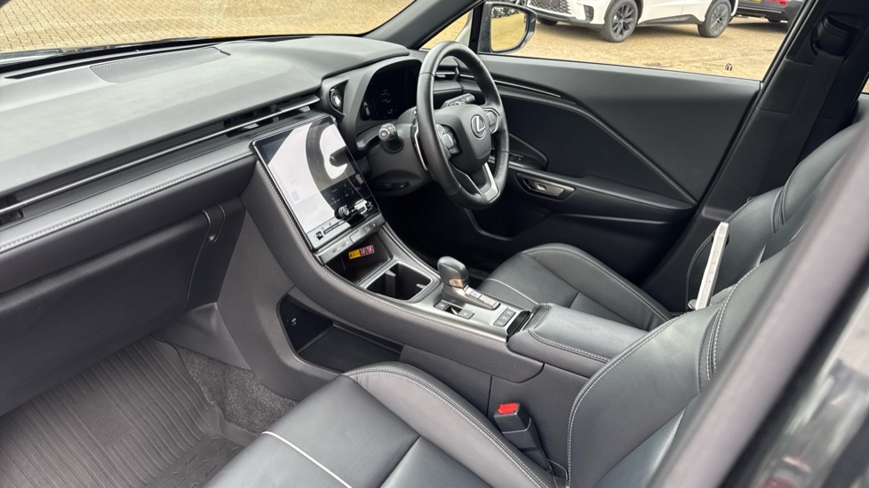 Lexus LBX 1.5 Vvt-ie Takumi Suv Hybrid E-cvt Euro KP24ODR Black #6