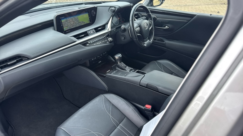 Lexus ES 2.5 300H Takumi Saloon Hybrid E-cvt Eur Silver #6