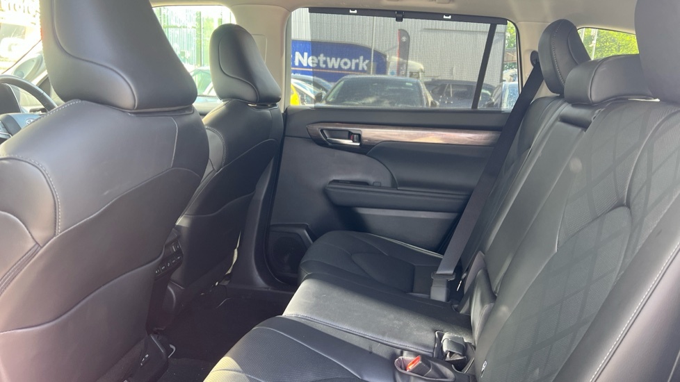 Toyota Highlander Excel Premium White #15
