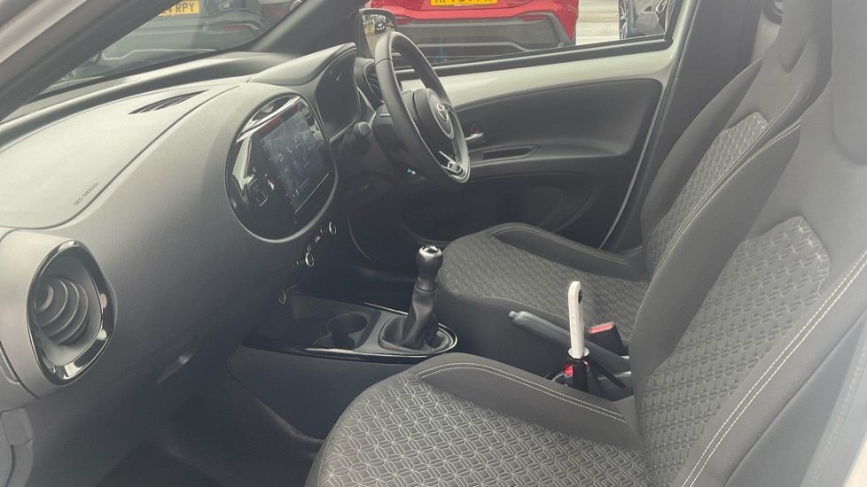 Toyota Aygo X 1.0 Vvt-i Edge Euro 6 Ss OY74WPD White #5