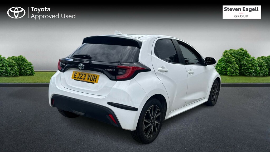Toyota Yaris 1.5 Vvt-h Design E-cvt Euro 6 Ss White #2