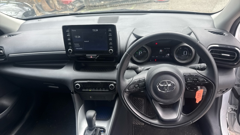 Toyota Yaris 1.5 Vvt-h Design E-cvt Euro 6 Ss EJ23VUH White #6