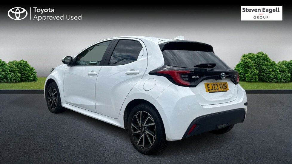 Toyota Yaris 1.5 Vvt-h Design E-cvt Euro 6 Ss EJ23VUH White #4