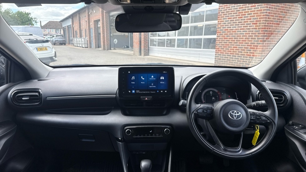 Toyota Yaris 1.5 Vvt-h Design Hatchback Hybrid E-cvt AF74OAA Black #6