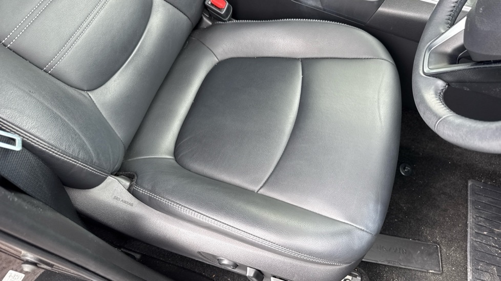 Toyota Rav 4 Dynamic White #17