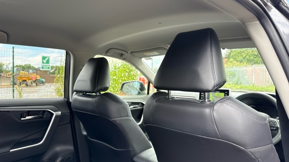 Toyota Rav 4 Dynamic White #19