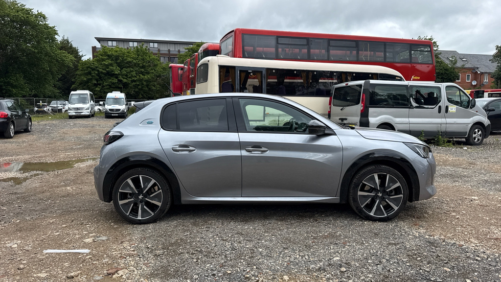 Peugeot e-208 Hatchback Blue #23
