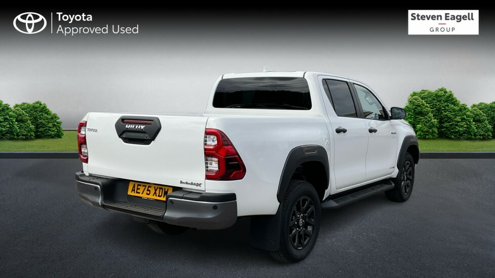 Toyota HILUX 2.8 D-4d-h Invincible X 4Wd Euro 6 AE75XDW White #2