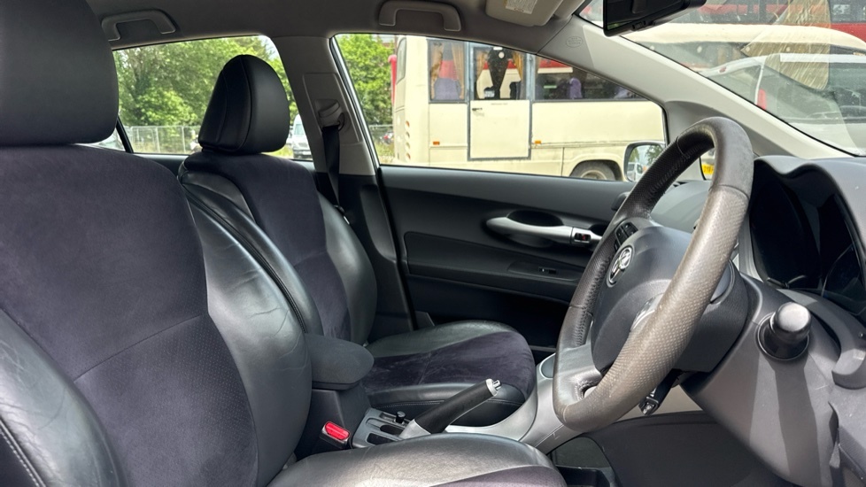 Toyota Auris Hatchback Grey #12