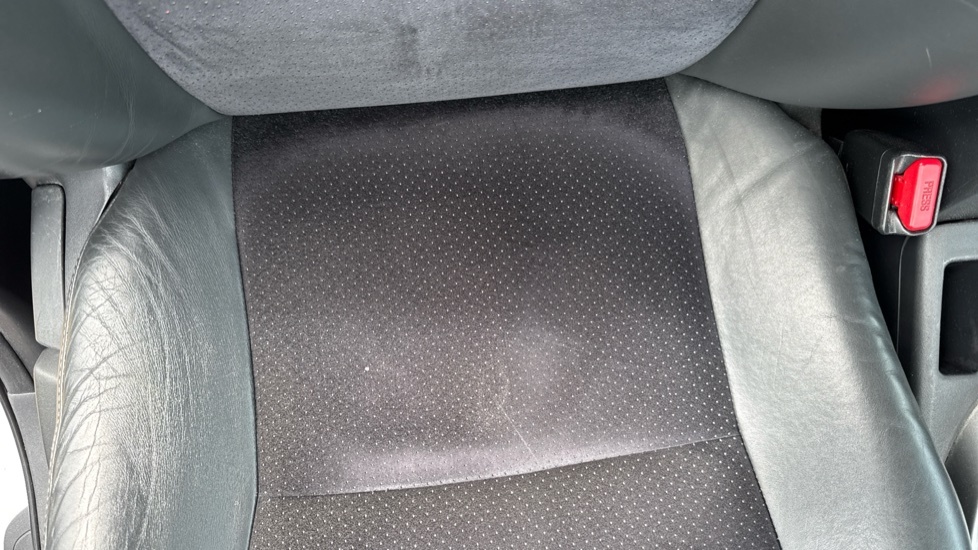 Toyota Auris Hatchback Grey #14