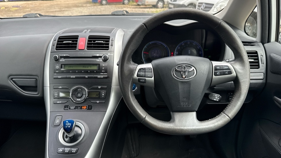 Toyota Auris Hatchback Grey #7