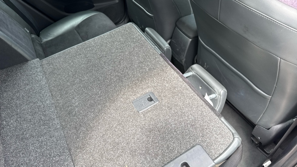 Toyota Auris Hatchback Grey #18