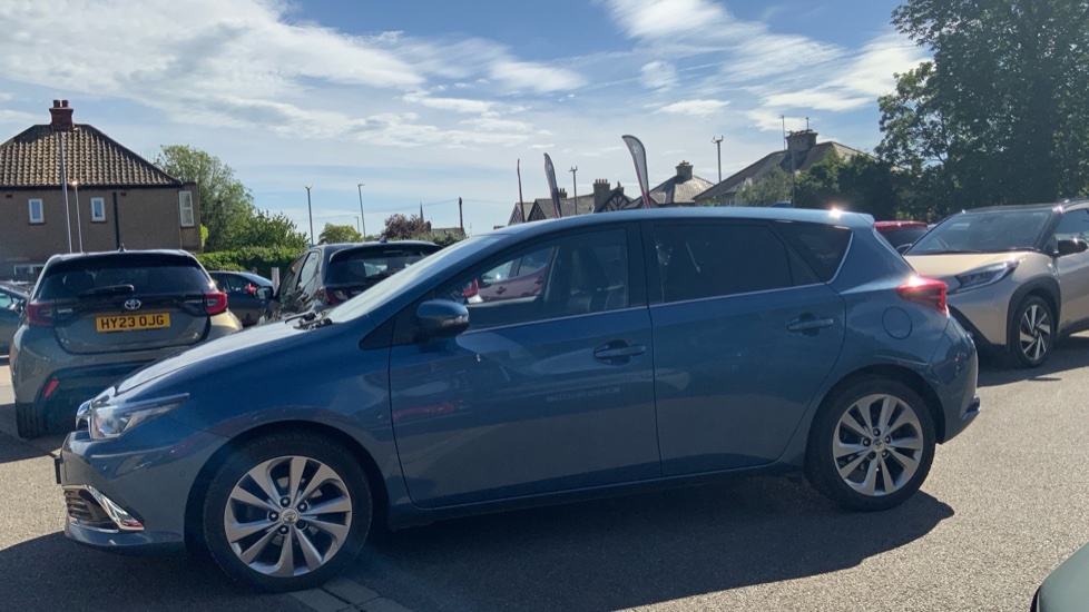 Toyota Auris Excel Blue #24