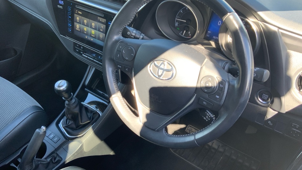 Toyota Auris Excel Blue #7